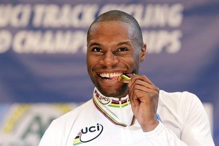 Grégory Baugé (France) equalled the three-in-a-row wins of his coach Florian Rousseau