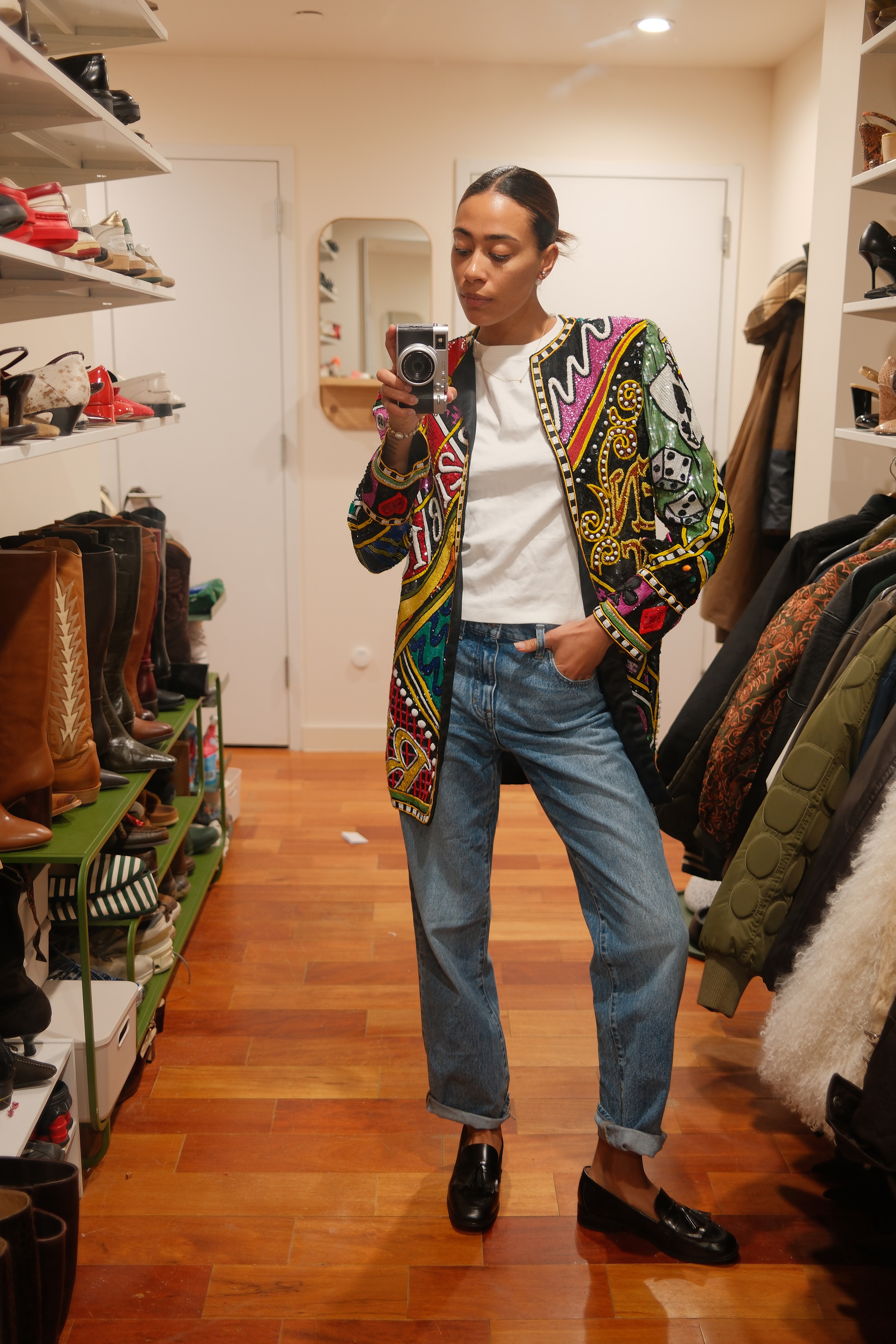 Olivia Galli demonstrating how to style vintage fashion