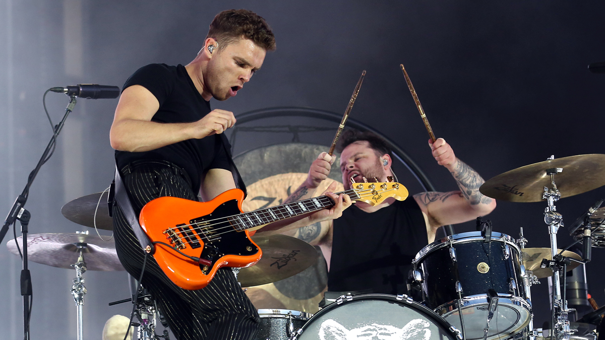 Royal Blood Set To Premiere New Single Limbo During Virtual Performance At The 2021 Roblox Bloxy Awards Guitar World - roblox drum kit songs