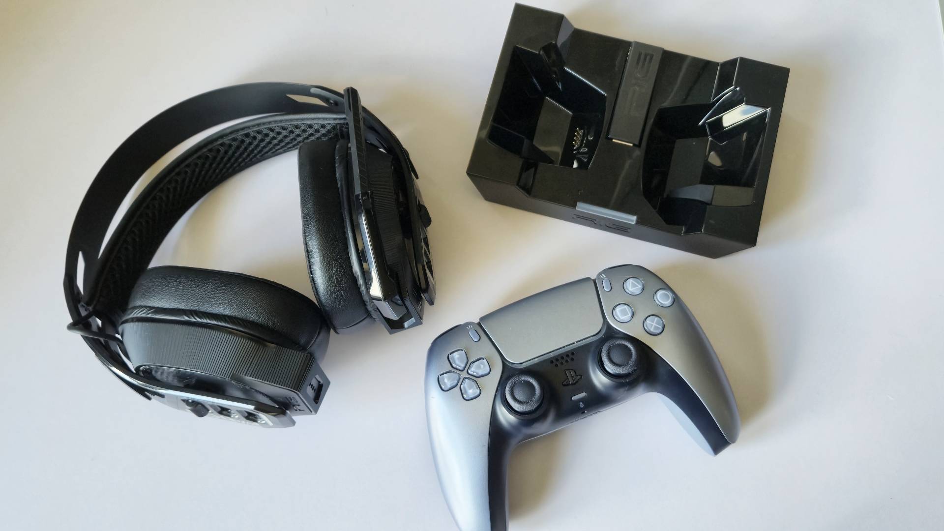 Photos of the Nacon RIG 900 Max HS gaming headset for the PS5, taken by writer Rosalie Newcombe.
