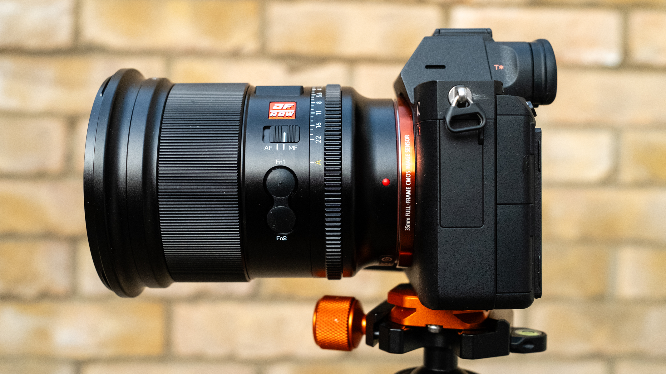Viltrox AF 16mm f/1.8 FE controls