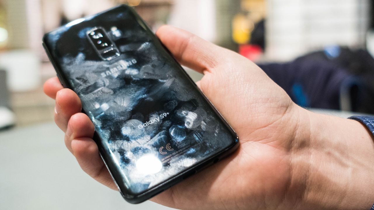 But wow, does the back of the device retain fingerprint smudges. We JUST cleaned it, too.