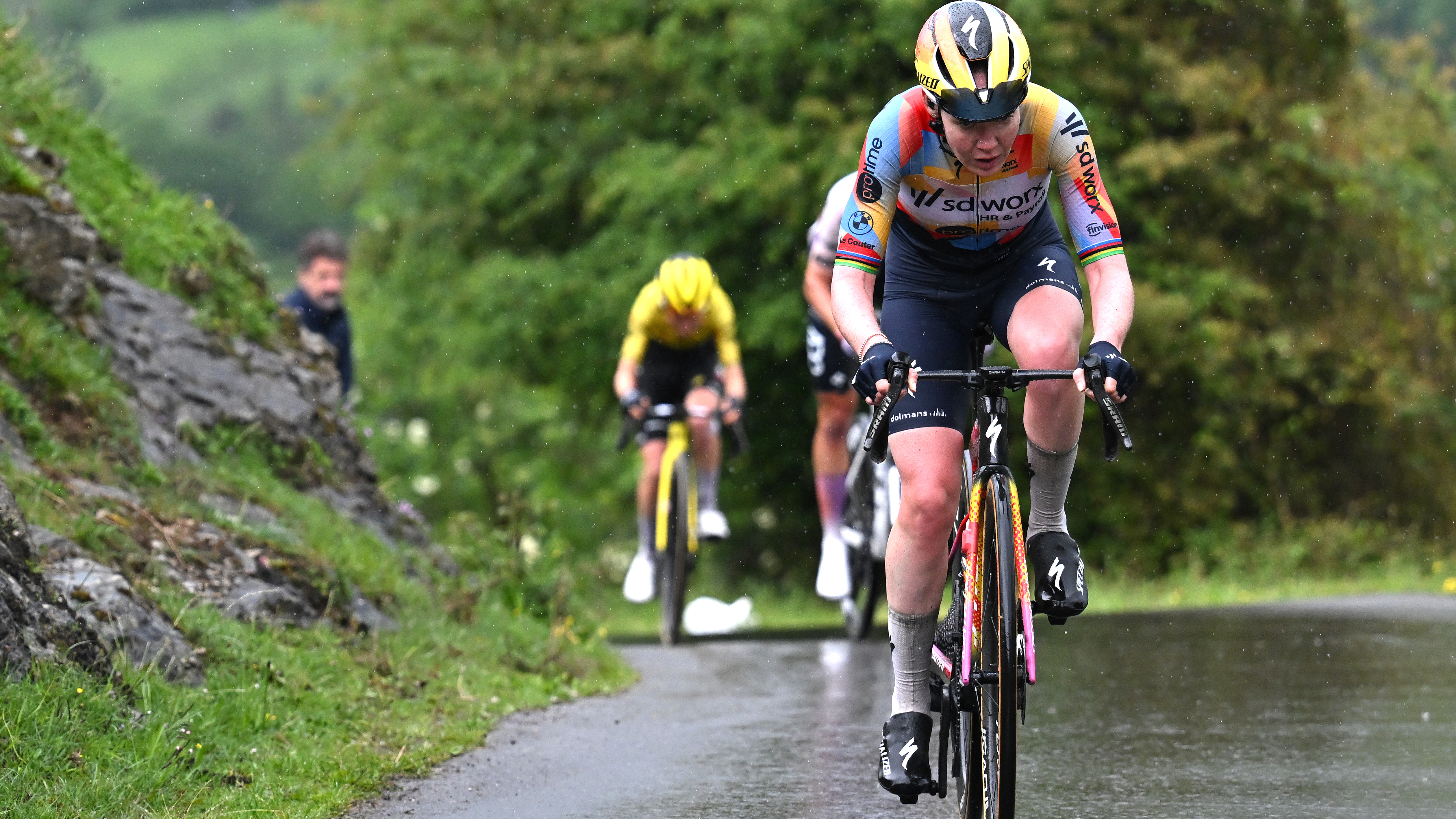 Anna van der Breggen of Netherlands and Team SD Worx wins Stage 6 of La Vuelta Femenina 2026 