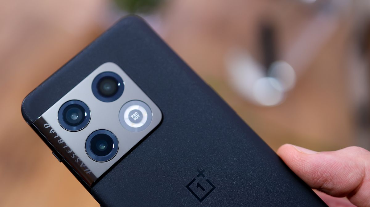 OnePlus 10 Pro Review: Specs, Battery Life, and Camera Test