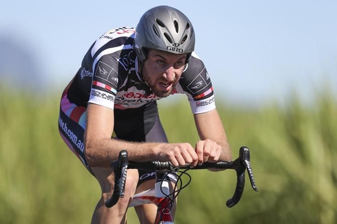 Neil Van Der Ploeg (search2retain-health) uses his imaginary aerobars on the way to fifth place