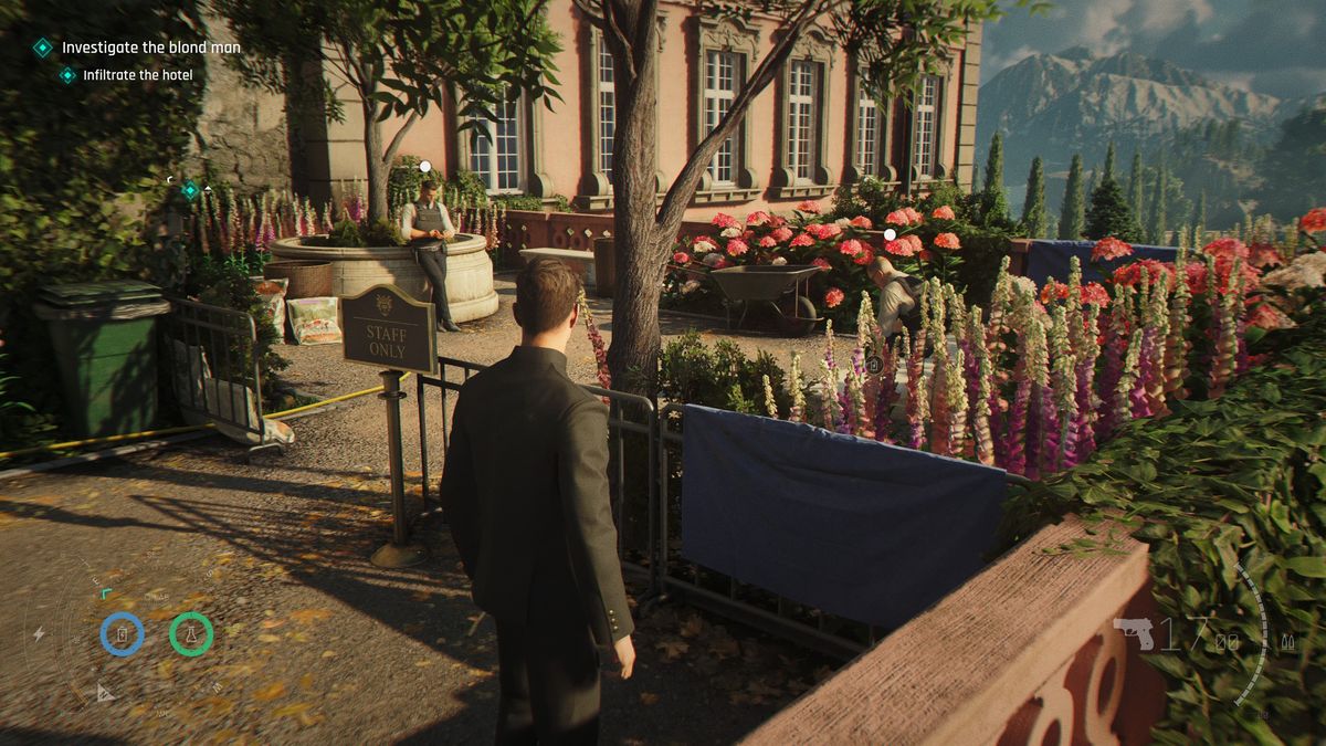 007 First Light - James looks at a ledge he can vault to stealth behind a pair of guards