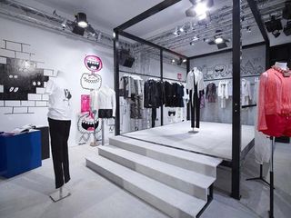 Store with Maniquines