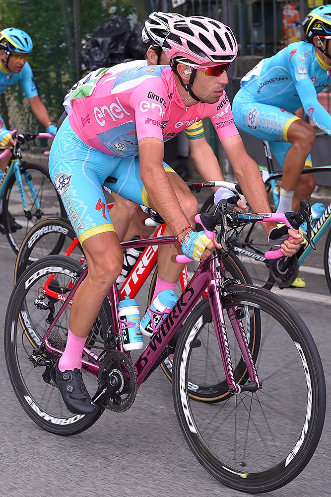 Vincenzo Nibali (Astana) in the maglia rosa on the Turin circuits