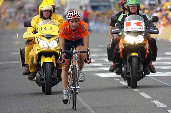 Inigo Landaluze (Euskaltel) arrives for third
