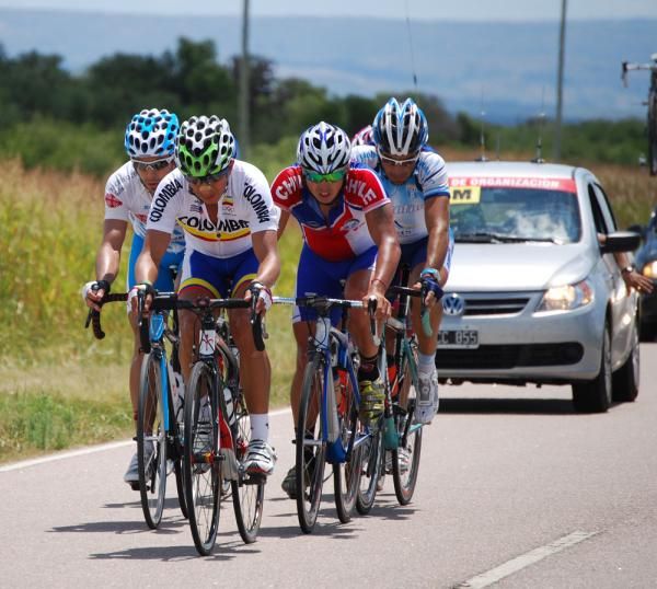 The early breakaway leads the race