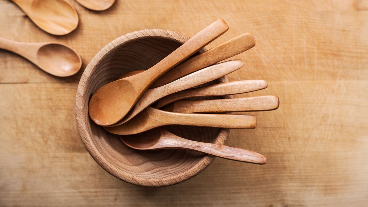 Comment nettoyer les cuillères en bois sans les abîmer