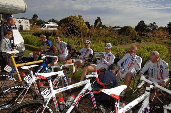 The UK Youth Cycling team await the start of stage 5.