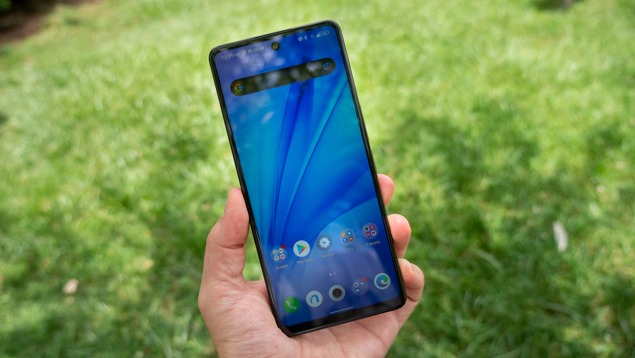 TCL Stylus 5G in sunlight