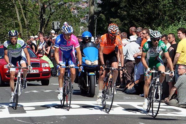 The leading quartet on their first ascent of the Mur.