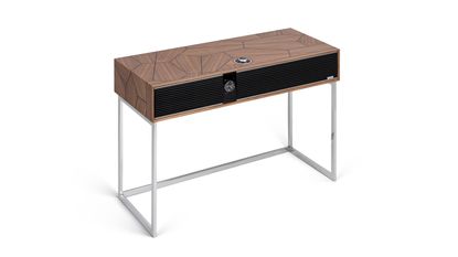 R810 MiE Radiogram in Penta-Chord Walnut