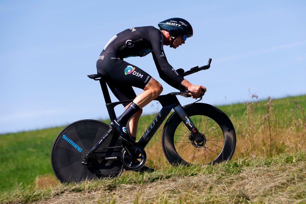 WIERCH RUSINSKI POLAND AUGUST 04 Thymen Arensman of Netherlands and Team DSM sprints during the 79th Tour de Pologne 2022 Stage 6 a 118km individual time trial Szaflary to Wierch Rusinski ITT TdP22 WorldTour on August 04 2022 in Wierch Rusinski Poland Photo by Bas CzerwinskiGetty Images