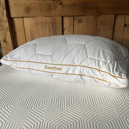 Fine Bedding Adjustable HoneyFoam pillow