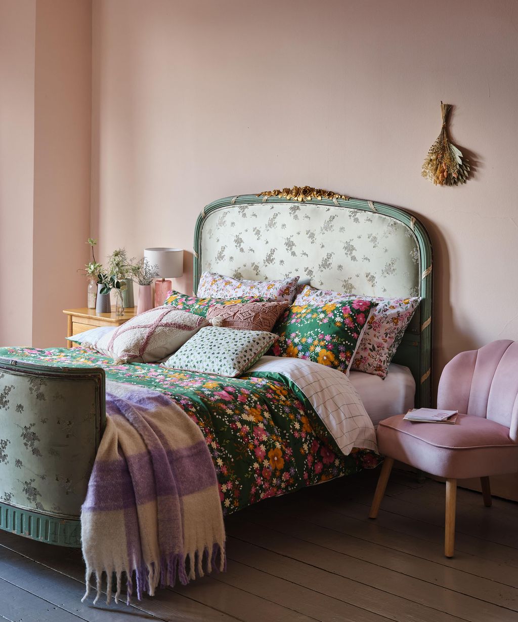 View of 24 small apartment decorating ideas on a budget – stylish, genius looks ...