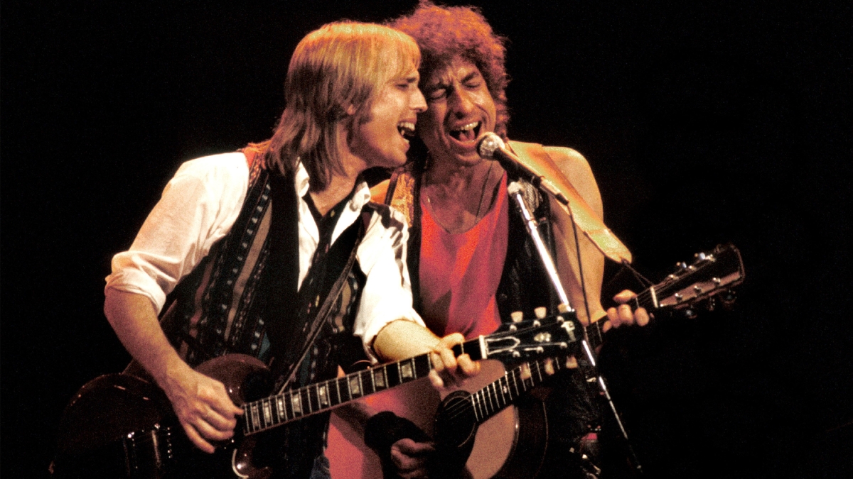 Tom Petty and Bob Dylan perform at Great Woods Pavilion in Mansfield, Massachusetts, July 8, 1986.