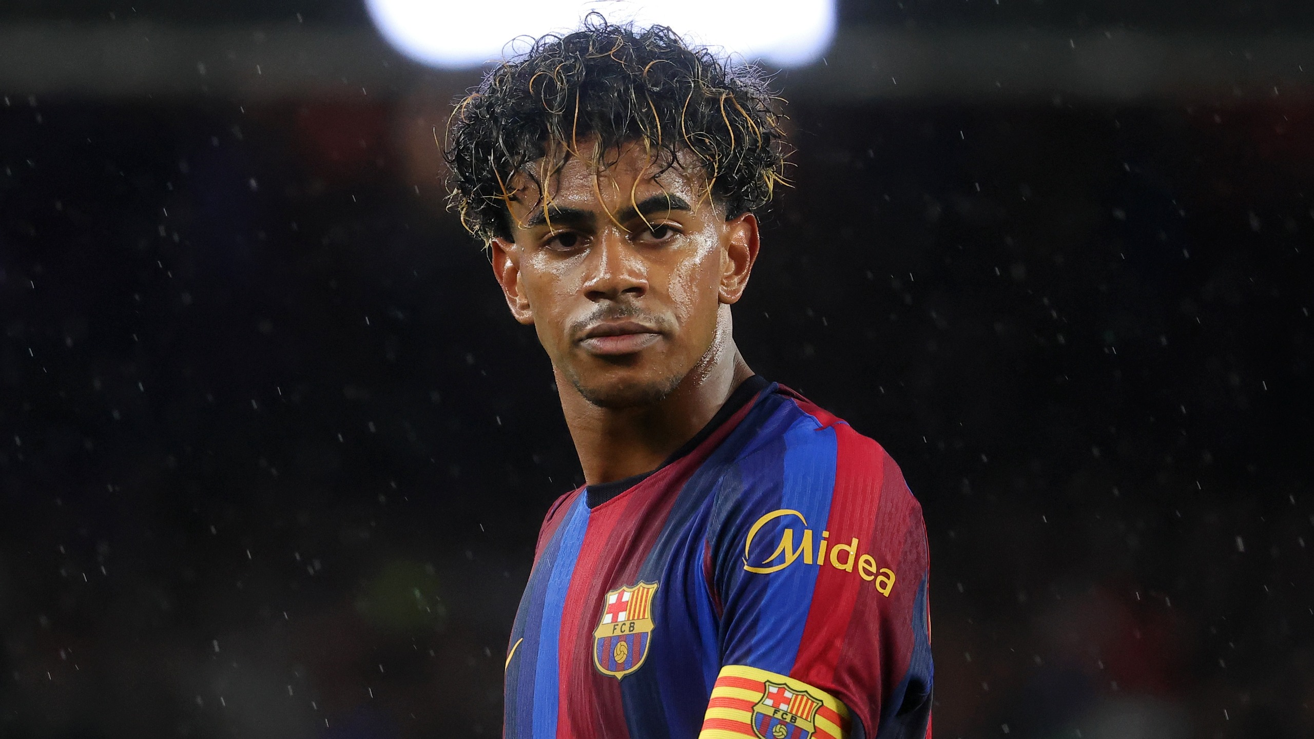 Lamine Yamal plays during the match between FC Barcelona and Real Racing Club de Santander, corresponding to the week 6 of LaLiga EA Sports 2026-27, played at the Spotify Camp Nou