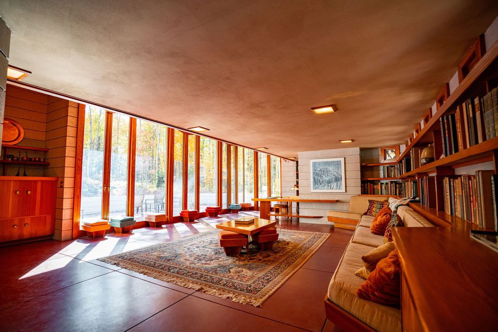 You can spend the night in Frank Lloyd Wright houses at this rural ...