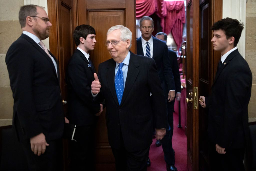 Mitch McConnell defeats Rick Scott in GOP Senate leadership election ...