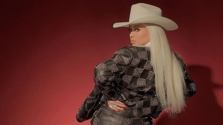 Beyoncé Dyed Her Platinum Hair an Even Lighter Blonde for the 2024 ...