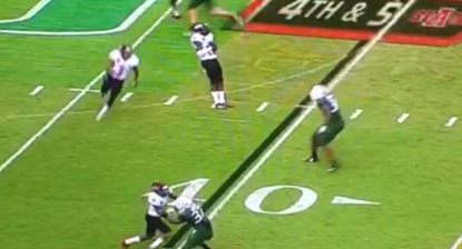 Arkansas State player dramatically fakes own death on botched trick play