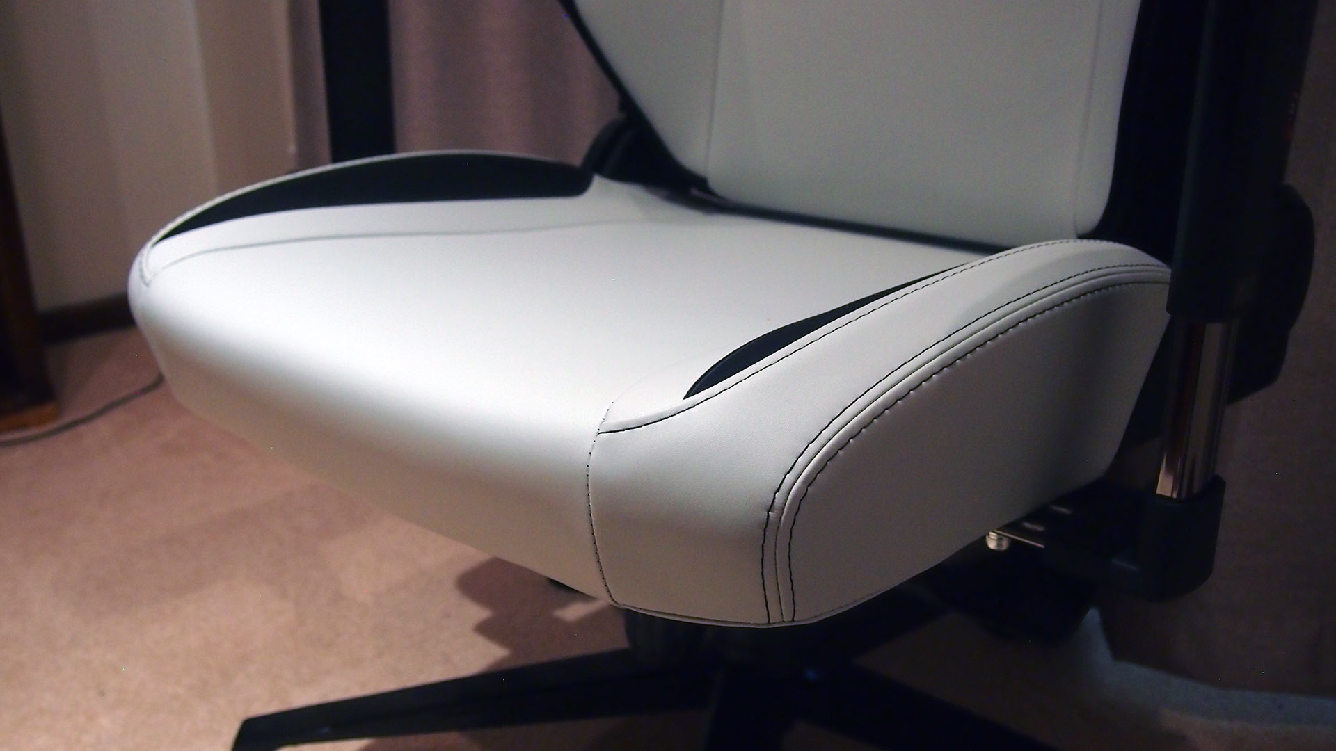 Secretlab Titan Evo 2022 XL gaming chair seat