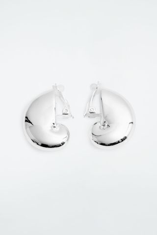 Seashell-Shaped Clip-On Earrings