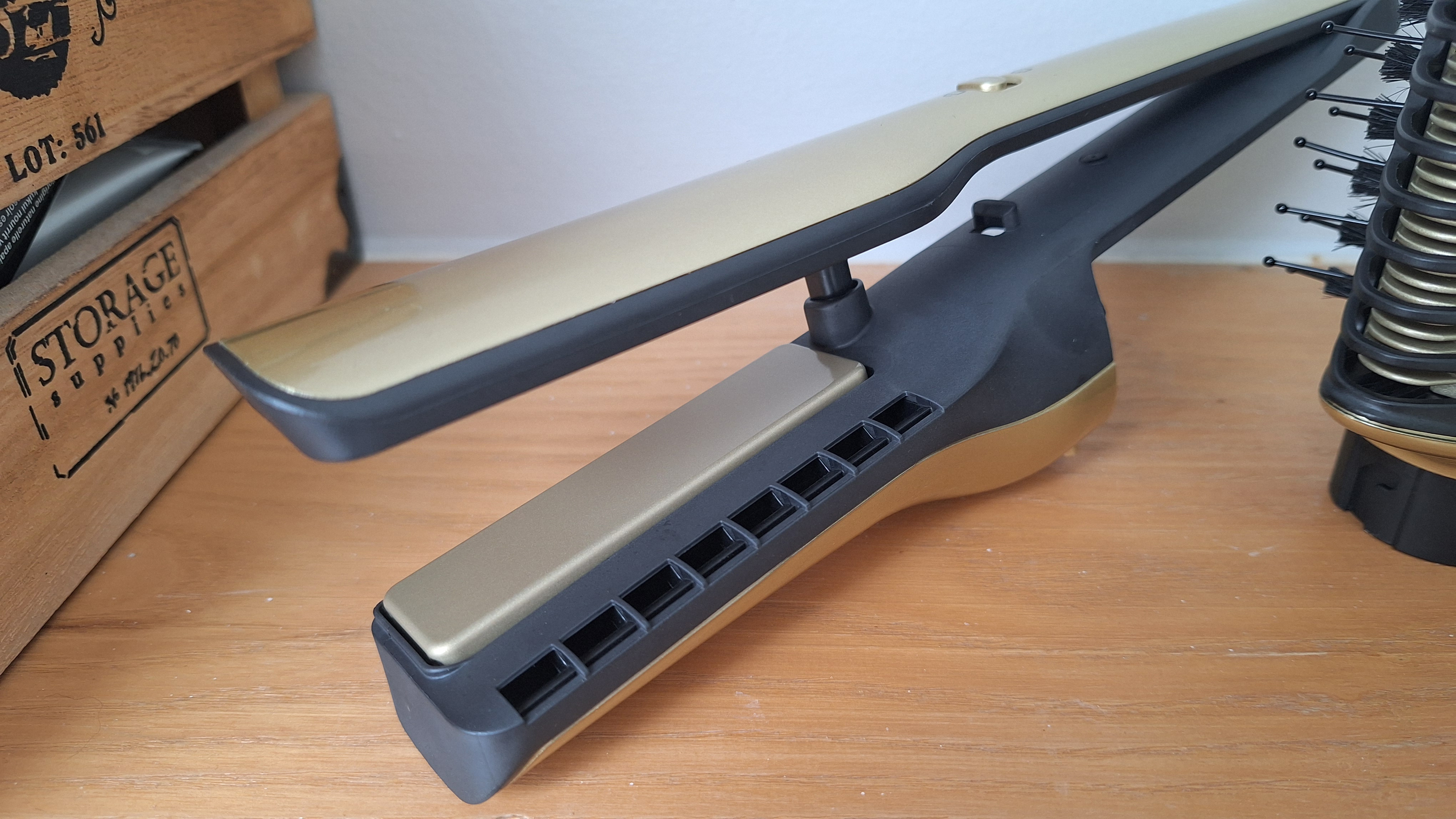 Close-up of Silki attachment for Shark Glam Multi-Styler, on a shelf in tester&#039;s bathroom