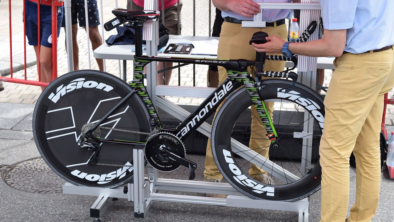 EF Education First-Drapac's Cannondale SuperSlice were raced as rim brake only amongst the team riders, with the disc brake versions of the bike all on the team car roof