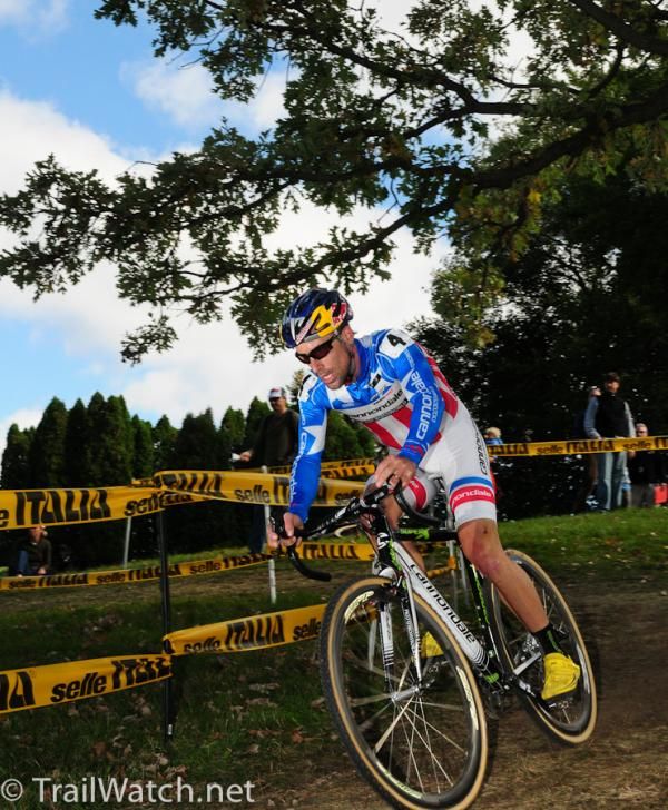 Tim Johnson (Cannondale-Cyclocrossworld.com) all alone on the front of the race