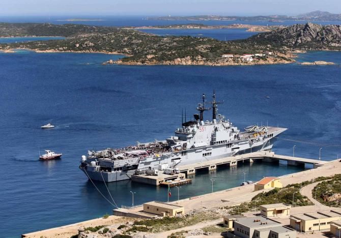 The 2007 Giro d'Italia team presentation was held onboard the Garibalid aircraft carrier in Sardinia