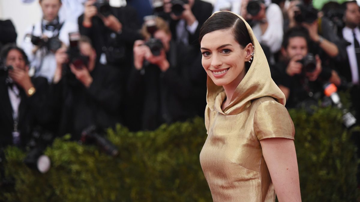 NEW YORK, NY - MAY 04:Anne Hathaway attends the "China: Through The Looking Glass" Costume Institute Benefit Gala at the Metropolitan Museum of Art on May 4, 2015 in New York City.(Photo by M