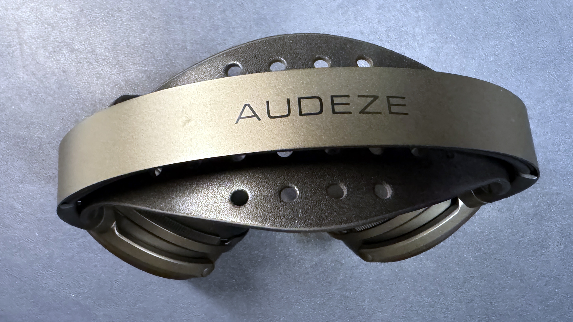 Top-down view of the Audeze Maxwell 2