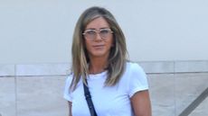 Jennifer Aniston keeps it casual with her signature look in LA 29/04/2025