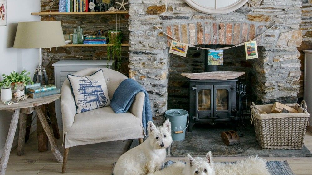 living room with fireplace and reading area