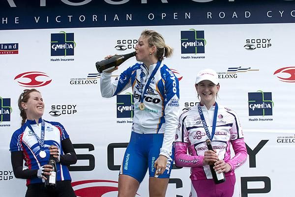 The women's podium (l-r): Laura Luxford (2nd,Lifecycle Cycling Club), Joanne Hogan (1st,Jayco VIS), and Loren Rowney (3rd,Gold Coast Goldstars CC).