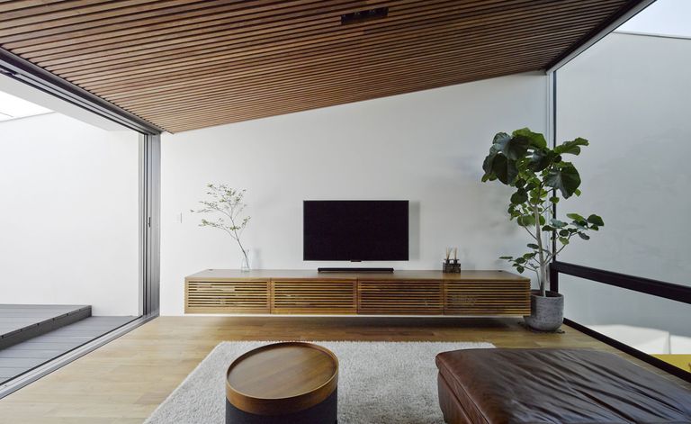 Apollo Architects & Associates make waves with seaside residence