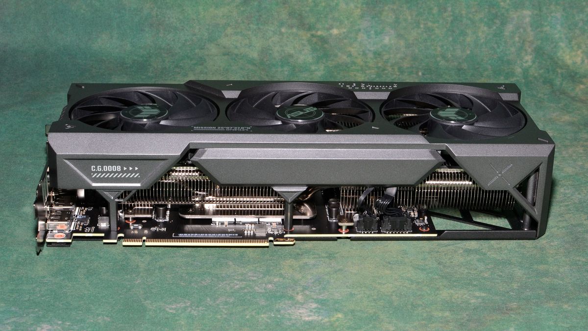 Asus RTX 4070 Ti Super TUF Gaming card photos and unboxing