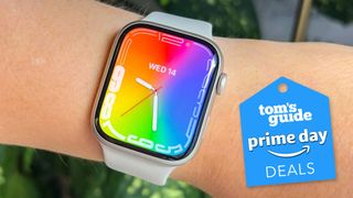 Apple Watch 8 with a Tom's Guide deal tag