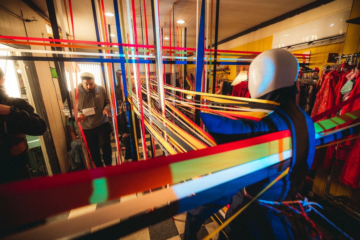 Imagens dos bastidores do design de produção de I Love Boosters