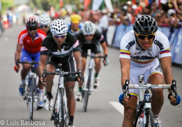 The sprint for third on stage 2