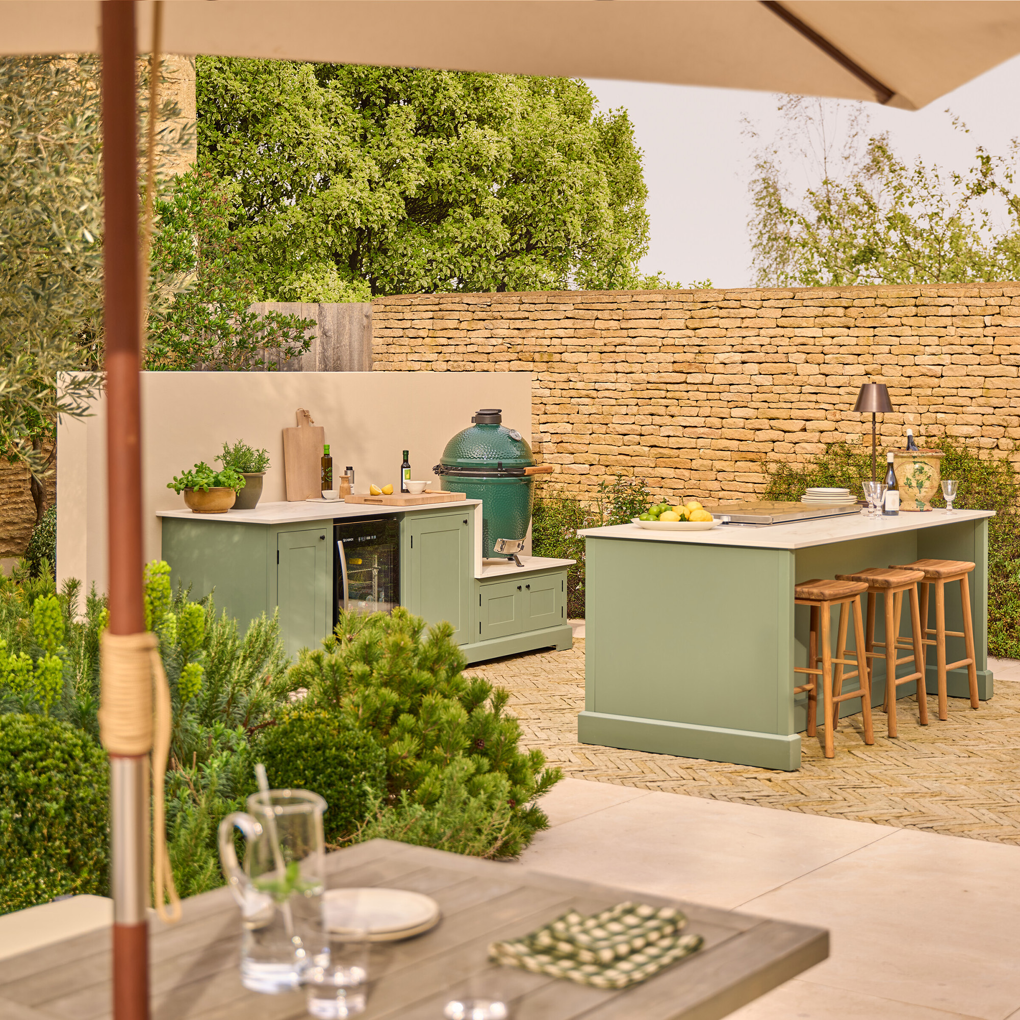 Neptune outdoor kitchen
