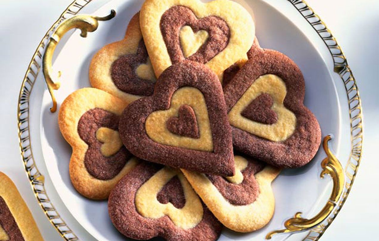 Mary Berry&#039;s two-tone heart biscuits