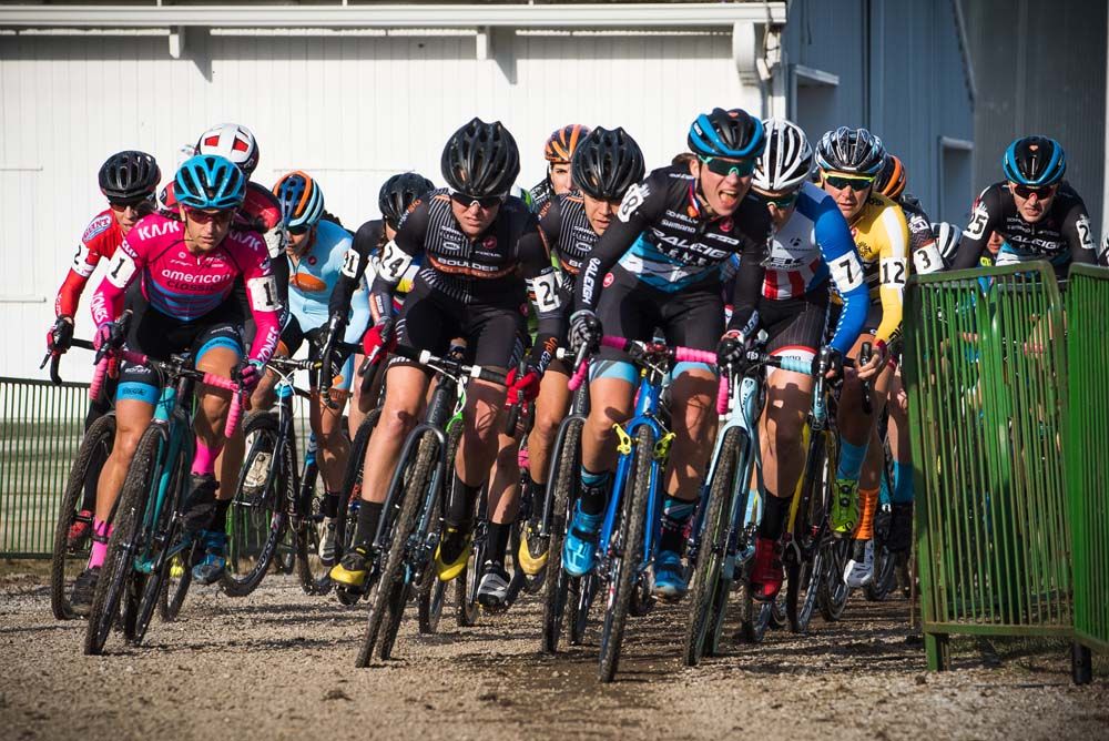 The start of the women&rsquo;s UCI 1 race
