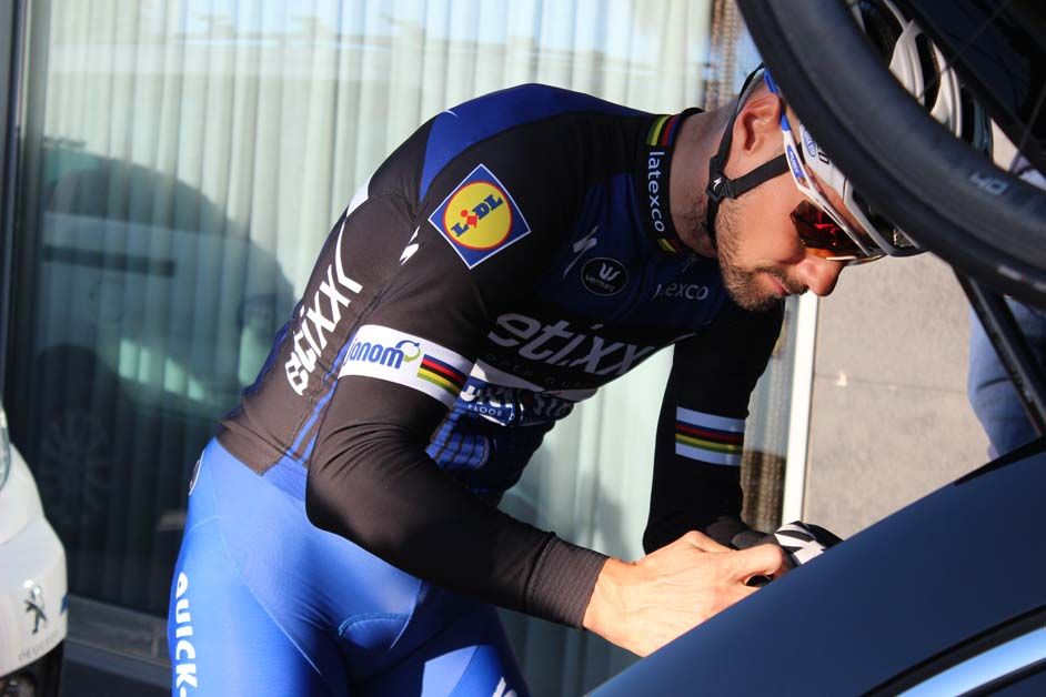 Tom Boonen digs out his gloves