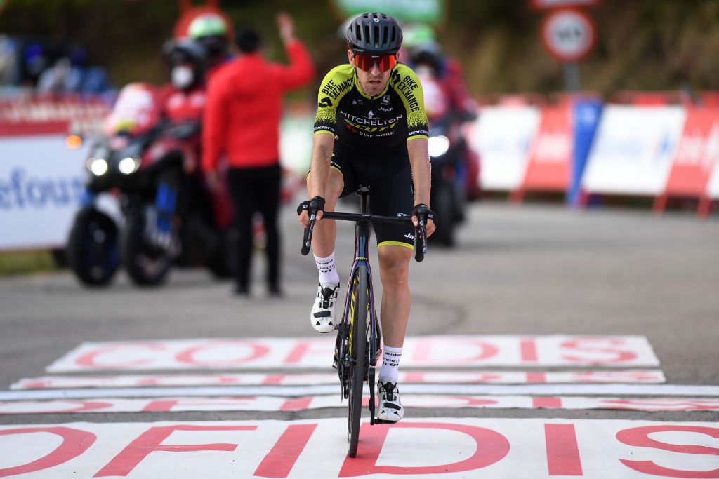 ALTO DE LA FARRAPONA LAGOS DE SOMIEDO SPAIN OCTOBER 31 Arrival Mikel Nieve Ituralde of Spain and Team Mitchelton Scott during the 75th Tour of Spain 2020 Stage 11 a 170km stage from Villaviciosa to Alto de La Farrapona Lagos de Somiedo 1708m lavuelta LaVuelta20 La Vuelta on October 31 2020 in Alto de La Farrapona Lagos de Somiedo Spain Photo by David RamosGetty Images