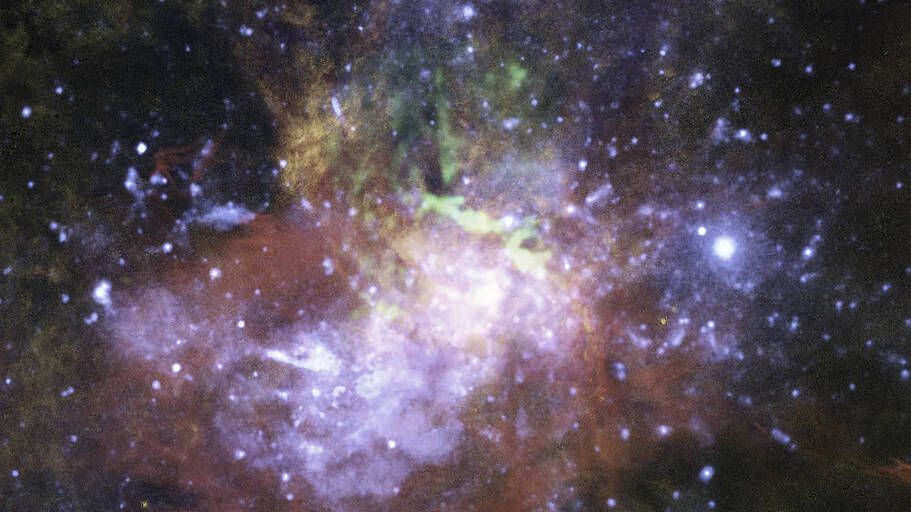 The Milky Way's supermassive black hole is leaking gas - Space.com